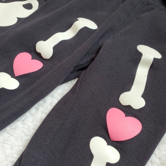 Carter's 12m Halloween pajamas - Picture 2 of 6